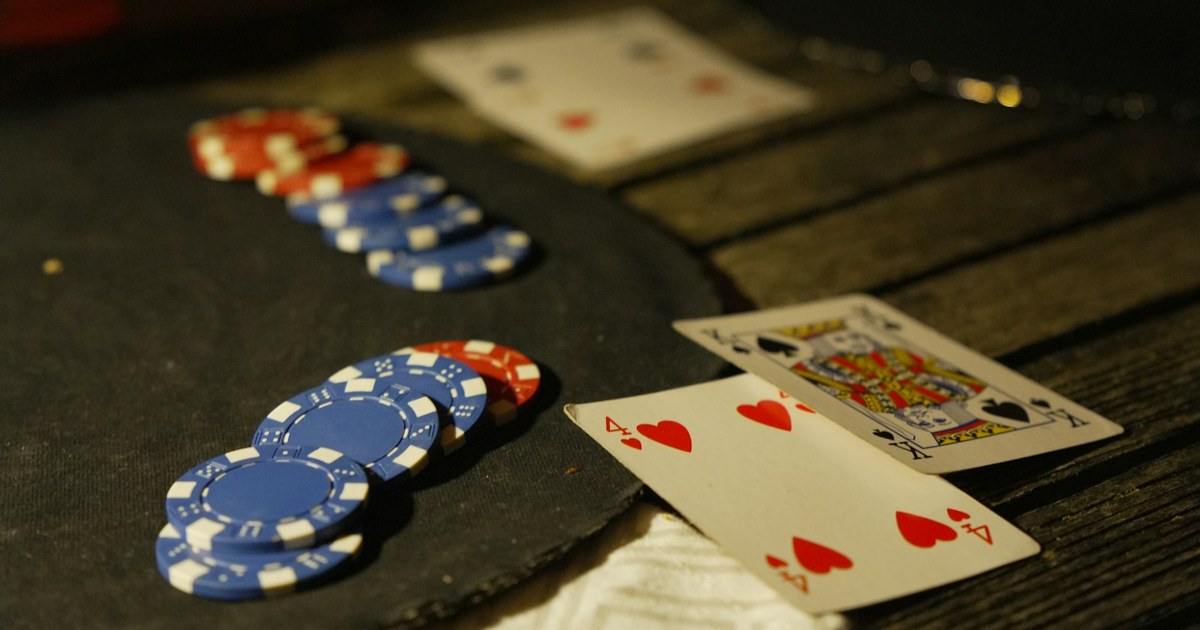 What Is a Draw in Poker? Flush and Straight Draws Explained